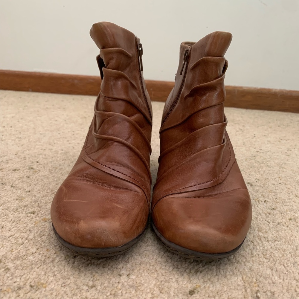 Cobb Hill 9M Brown Bootie